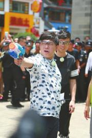 《極限挑戰(zhàn)》男人幫迎休假，黃渤設(shè)下圈套巧戲眾人引歡聲